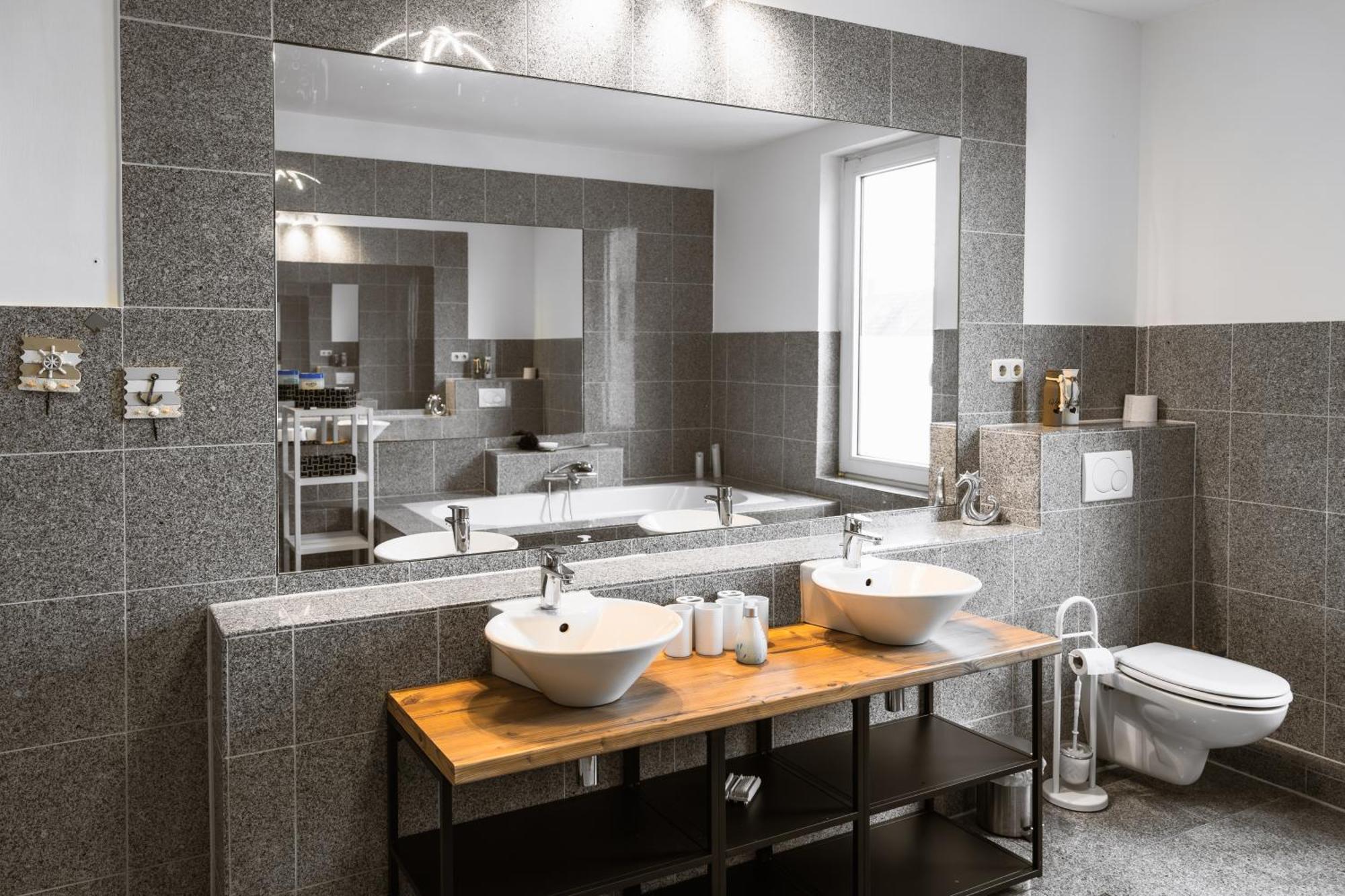 Exklusives Apartment Im Historischen Wohnhaus Mit Kamin, Bad & Viel Platz Бремерхафен Экстерьер фото